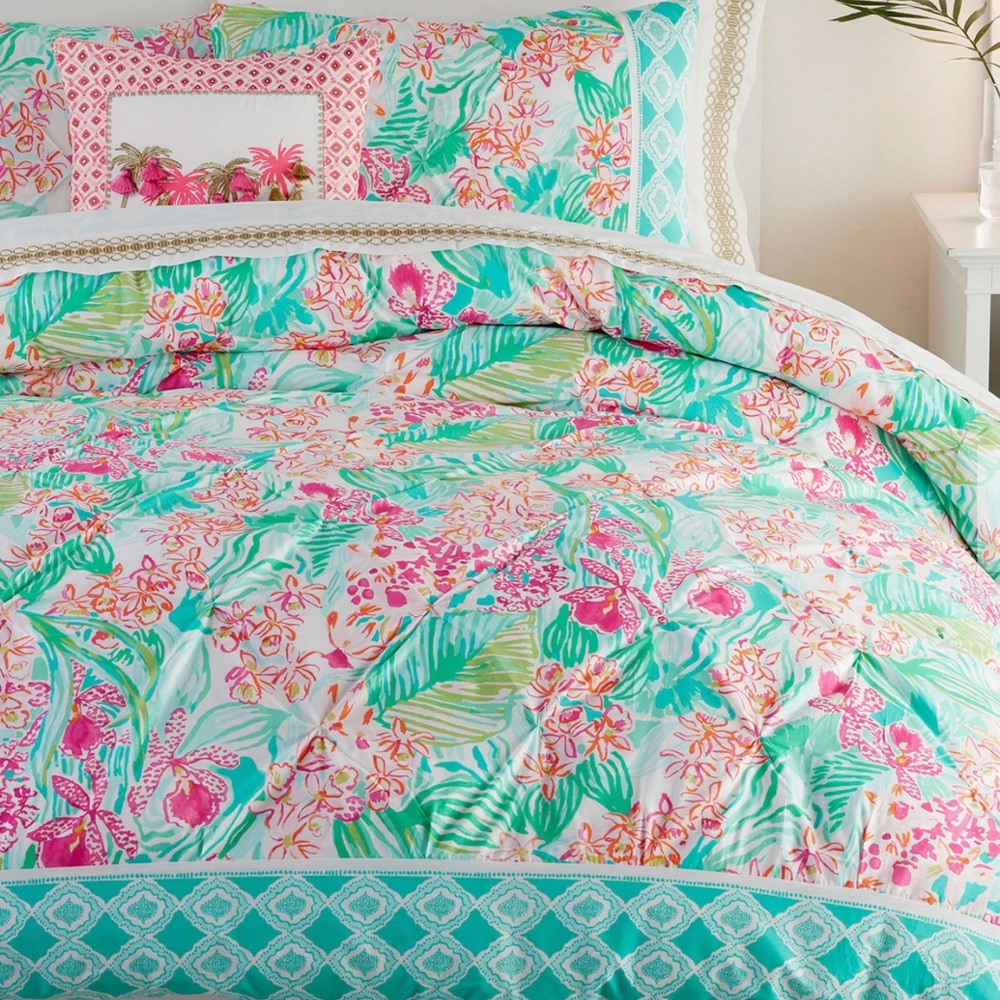 Lilly Pulitzer X Pottery Barn Orchid border queen duvet